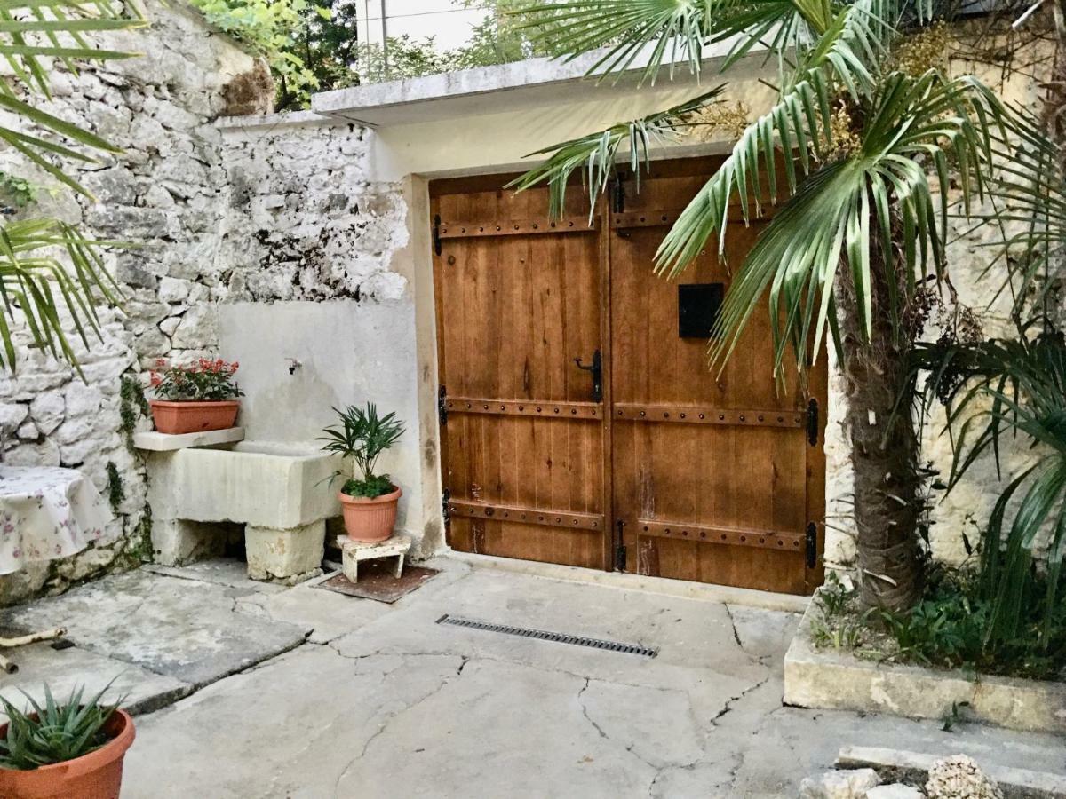 Palmera Mostar Luaran gambar