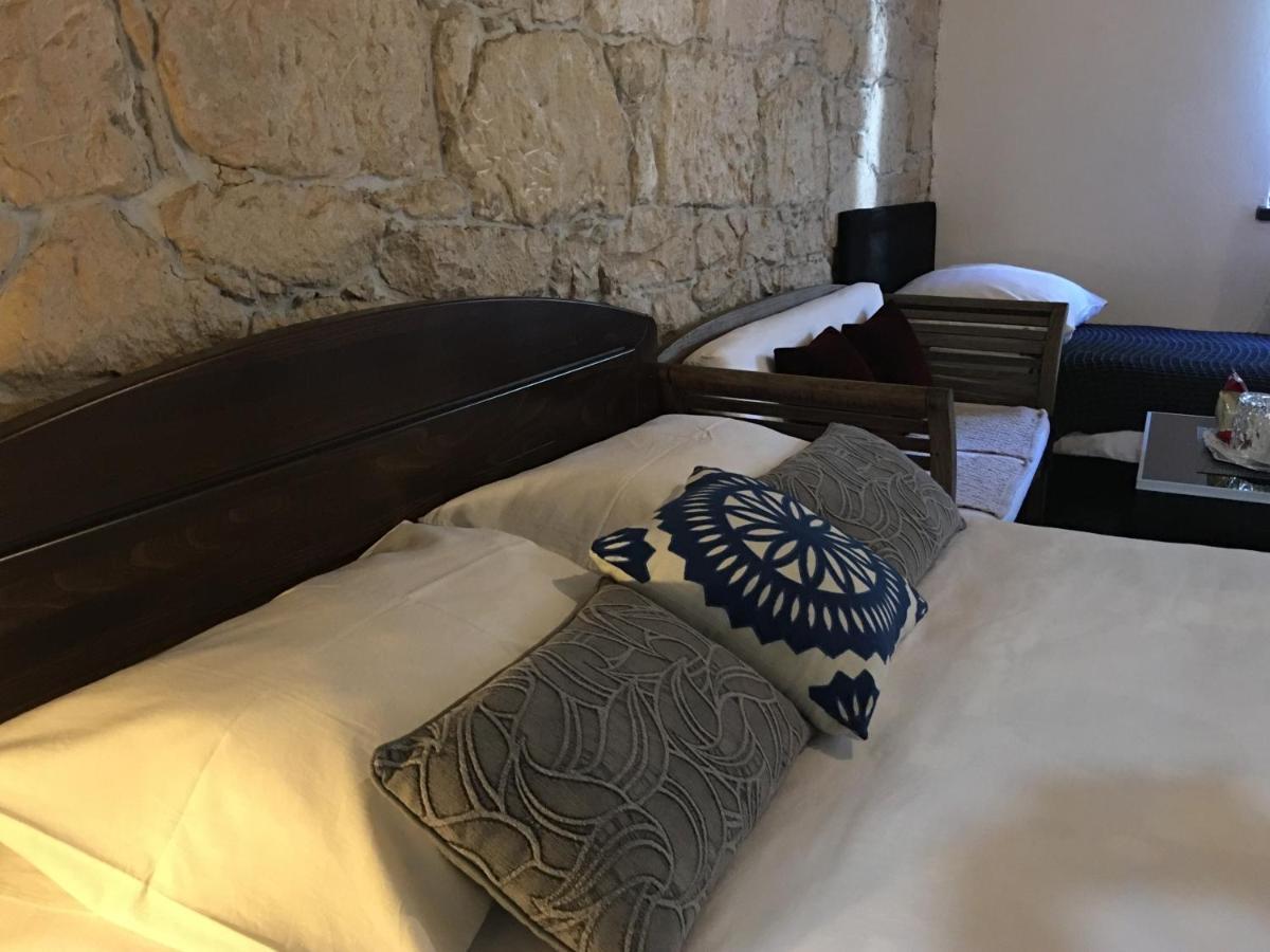 Palmera Mostar Luaran gambar