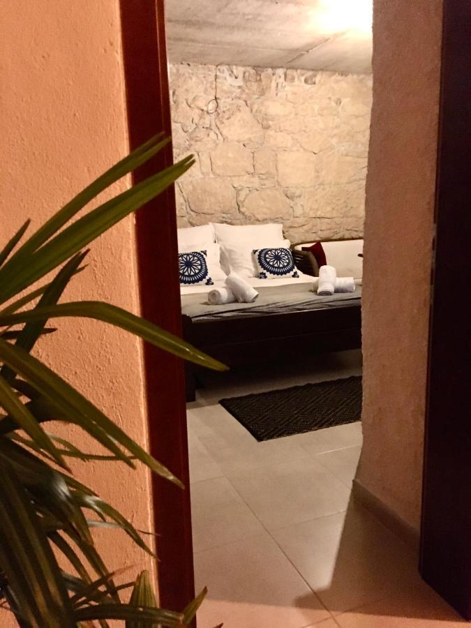 Palmera Mostar Luaran gambar